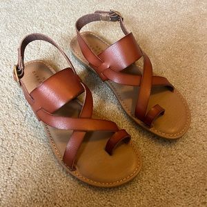 New Directions Cognac Glandy Sandals